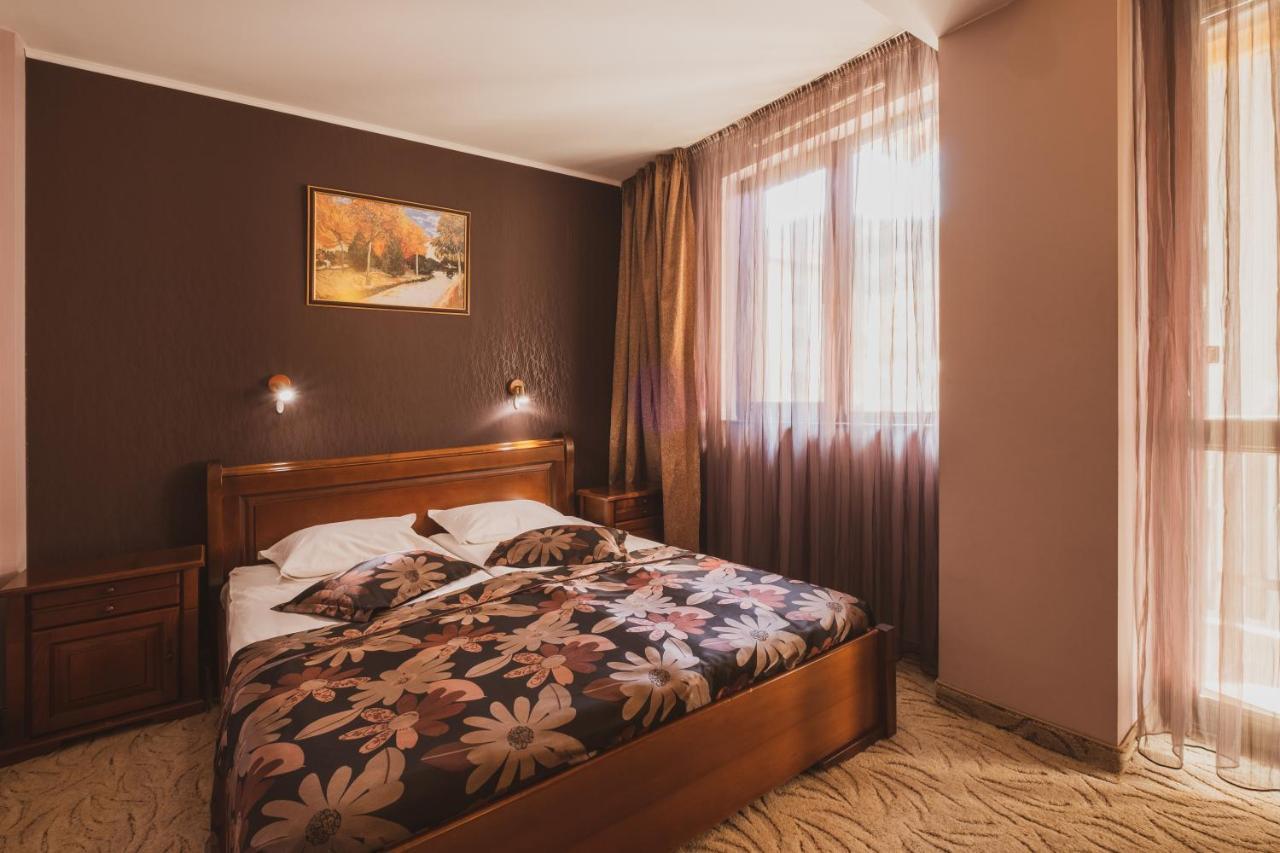 Хотел Том И Нези Класик Velingrad Buitenkant foto