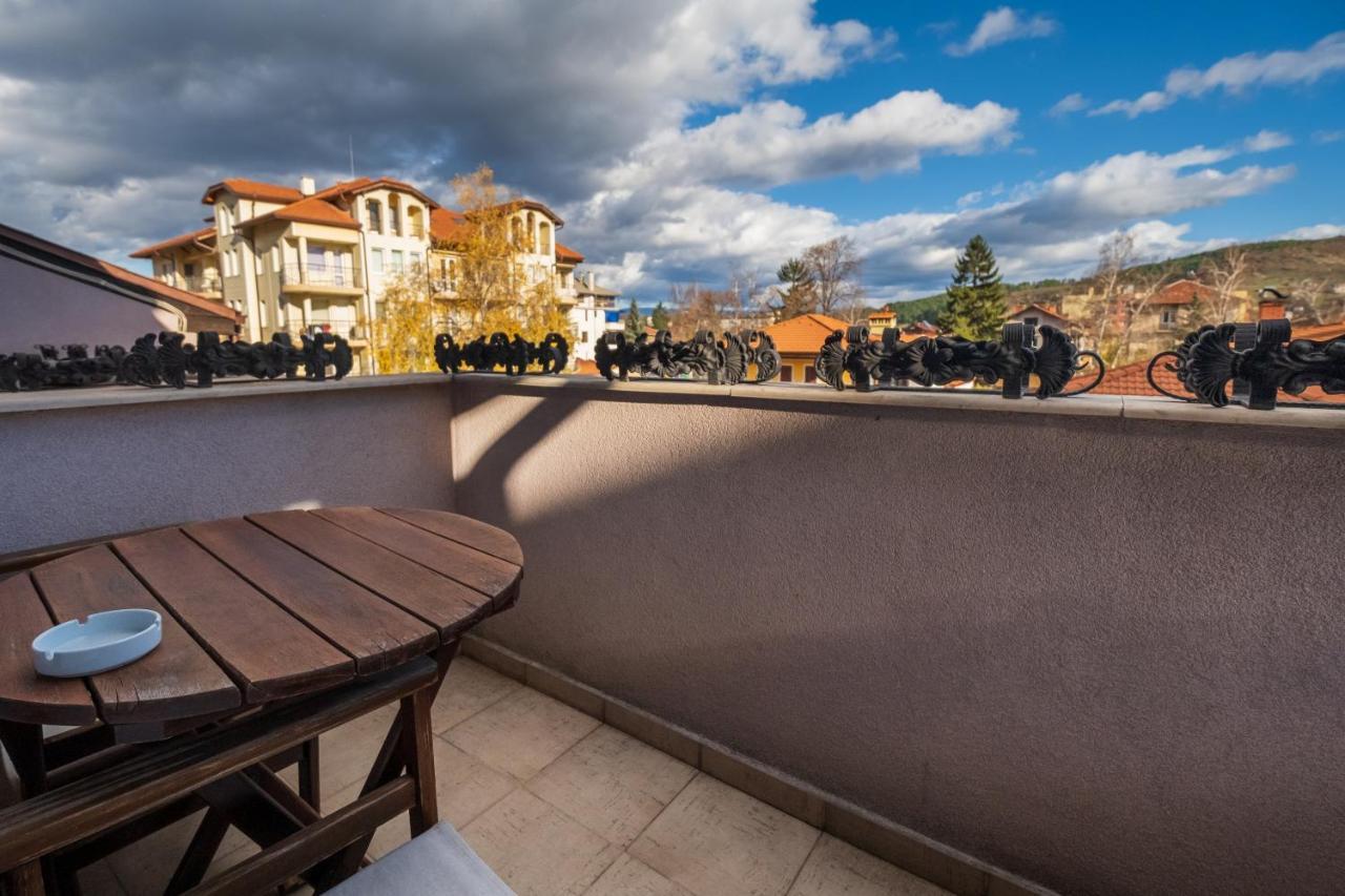 Хотел Том И Нези Класик Velingrad Buitenkant foto